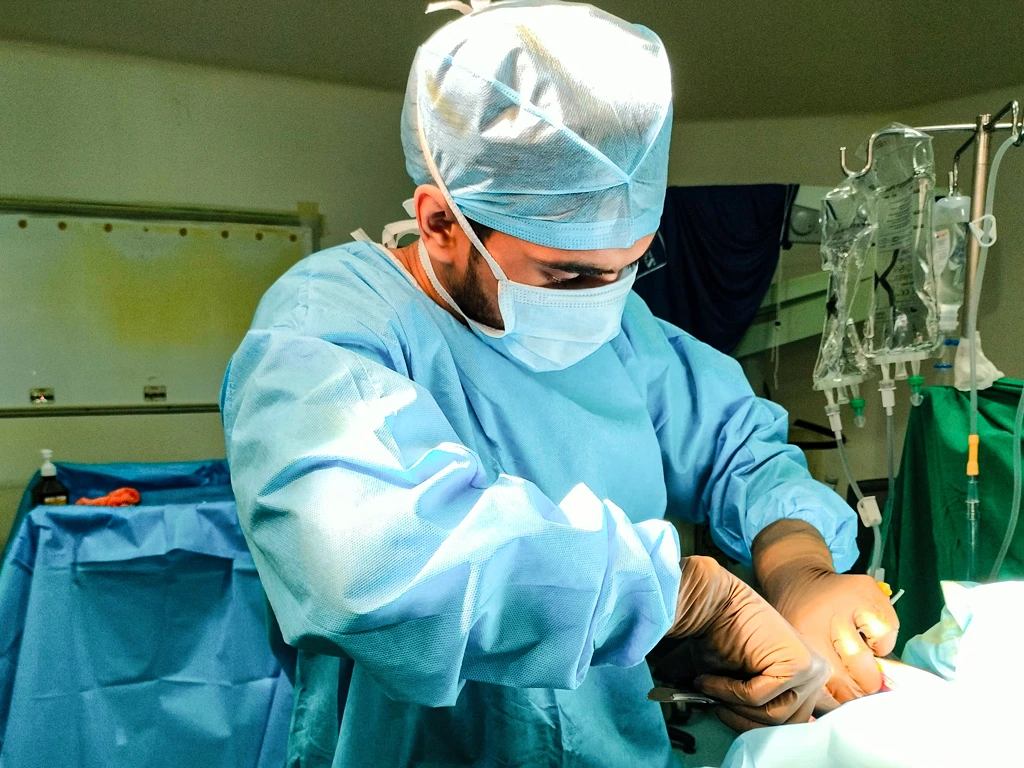 Dr. Nihar Modi Doing Surgery 2